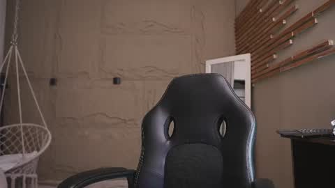 logan_varela online show from June 30, 2026, 11:44 am
