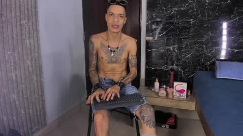 Snapshot of logan_wollff chatting on April 7, 2026, 7:58 pm logan_wollff online show from April 7, 2026, 7:58 pm