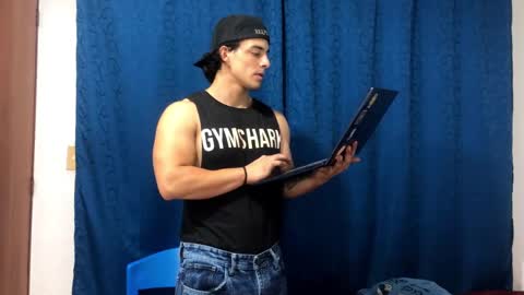 Snapshot of logan_x3 chatting on January 9, 2025, 4:19 am Logan online show from January 9, 2025, 4:19 am