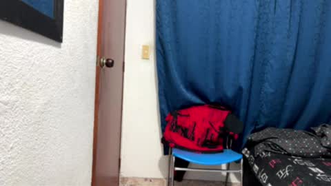 Snapshot of logan_x3 chatting on November 17, 2025, 4:40 am Logan online show from November 17, 2025, 4:40 am