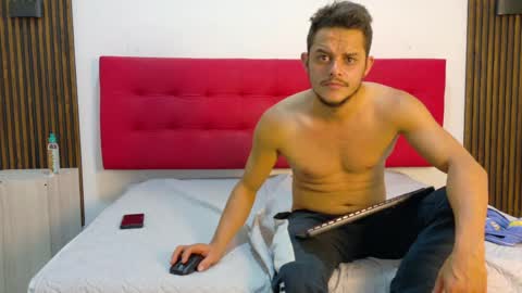 logandark_ online show from May 29, 2026, 12:08 am