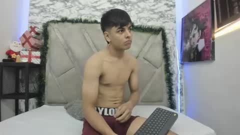 loganjhonson online show from November 20, 2025, 2:12 am