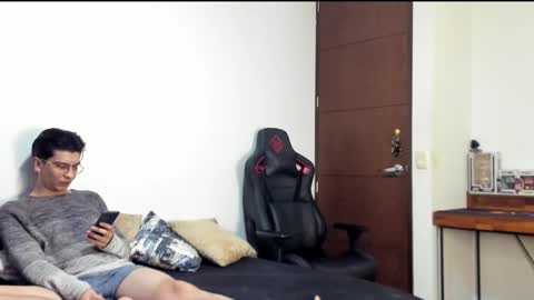 Snapshot of logannick chatting on October 22, 2025, 7:52 am Logan online show from October 22, 2025, 7:52 am