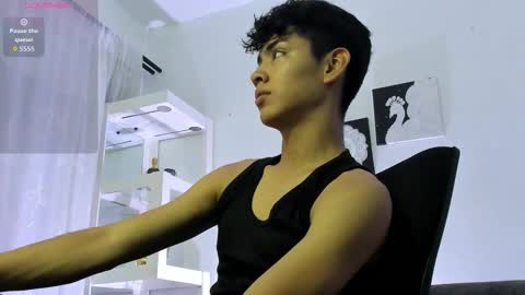 logantwink18 online show from September 10, 2025, 12:05 pm