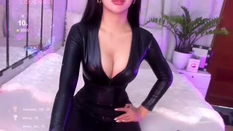 Snapshot of loisewilliams chatting on January 19, 2025, 4:44 am Mistress L online show from January 19, 2025, 4:44 am