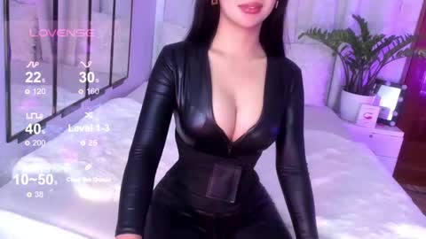 Snapshot of loisewilliams chatting on January 30, 2025, 8:54 am Mistress L online show from January 30, 2025, 8:54 am