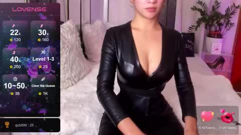 Snapshot of loisewilliams chatting on September 26, 2025, 1:20 am Mistress L online show from September 26, 2025, 1:20 am