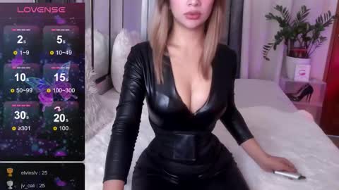 Snapshot of loisewilliams chatting on October 4, 2025, 5:49 am Mistress L online show from October 4, 2025, 5:49 am