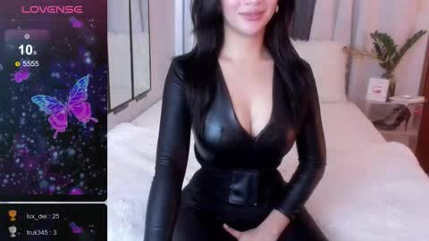 Snapshot of loisewilliams chatting on February 28, 2026, 6:53 pm Mistress L online show from February 28, 2026, 6:53 pm