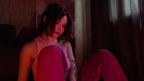 lola online show from March 25, 2026, 7:14 am