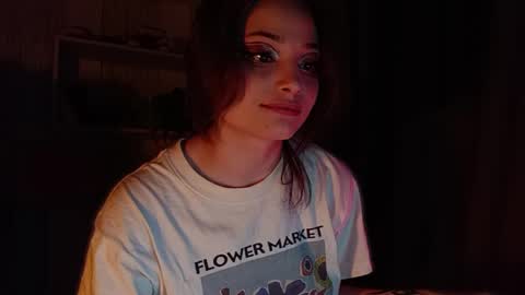 lola online show from April 17, 2026, 4:54 pm