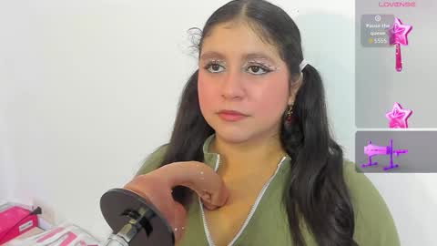 lola online show from October 22, 2025, 11:43 am