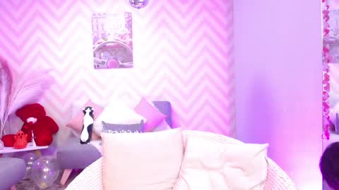 Snapshot of lola_creamy chatting on October 5, 2025, 3:54 pm Lola online show from October 5, 2025, 3:54 pm
