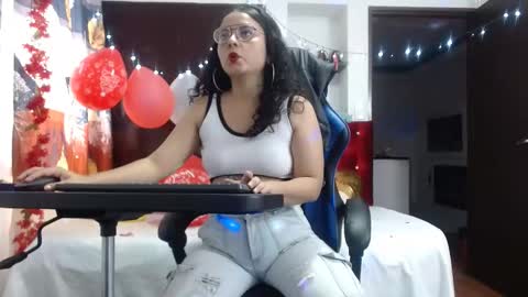 lola_fiery online show from December 6, 2024, 7:34 pm