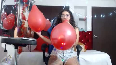 lola_fiery online show from December 8, 2024, 1:24 am