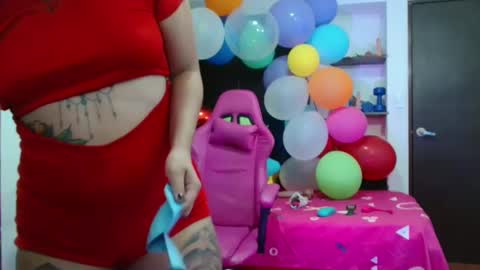 lola_fiery online show from September 16, 2025, 11:28 pm