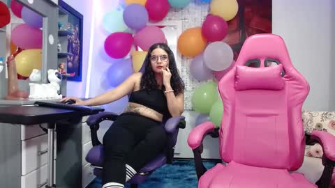 lola_fiery online show from September 27, 2025, 1:27 pm