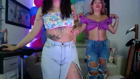 lola_fiery online show from October 16, 2025, 1:45 pm