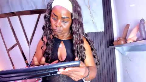 Lola online show from January 14, 2026, 11:31 pm