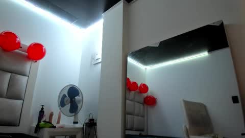 lola_js online show from March 24, 2026, 3:50 pm