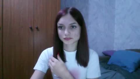 lola_sweetglow online show from July 19, 2026, 8:01 pm