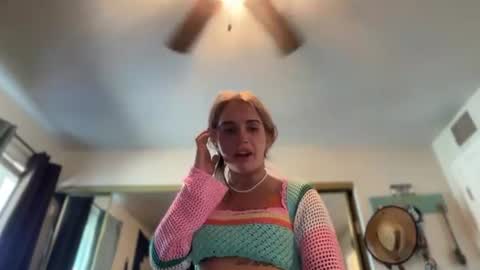 Snapshot of lolaa555 chatting on June 21, 2026, 3:25 pm lolaa555 online show from June 21, 2026, 3:25 pm