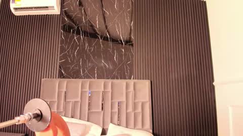 Lola Angel online show from January 17, 2026, 7:50 pm