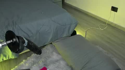 Lola Angel online show from April 21, 2026, 1:42 am