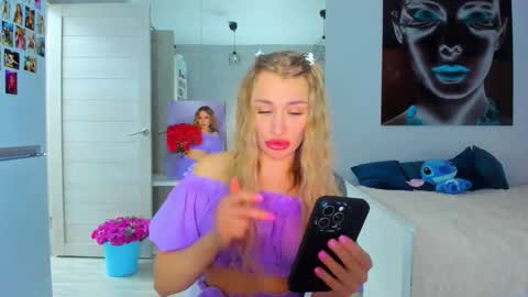 lolabani675452 online show from November 30, 2025, 1:15 pm