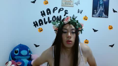 lolabloomx online show from November 1, 2025, 2:46 am
