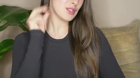 Frt Pr1ncess online show from November 3, 2025, 5:25 pm