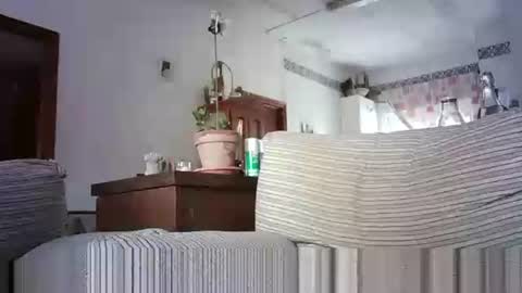 LOLA HUESO y ERIC online show from September 16, 2025, 8:37 am