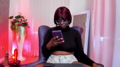 lola online show from October 27, 2025, 12:53 pm