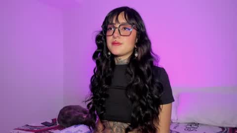 Lola online show from June 17, 2026, 2:51 pm