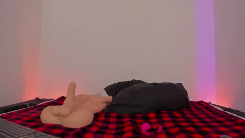 Lola online show from December 10, 2024, 9:00 pm