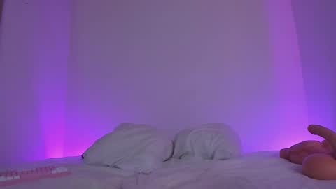 Lola online show from February 18, 2025, 1:54 am