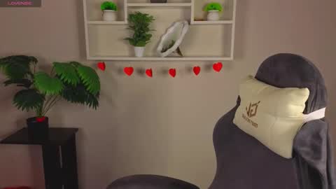 Lola online show from February 11, 2026, 9:47 am