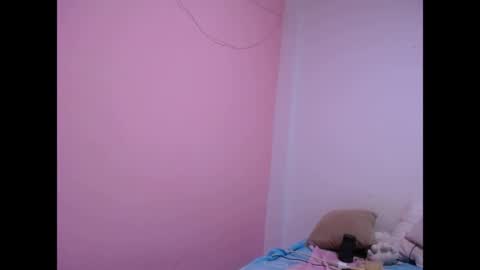 Lolita  online show from April 3, 2026, 4:54 am