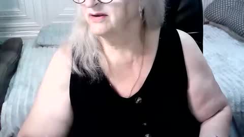 Snapshot of lolkaalyss chatting on June 6, 2026, 6:51 am LolkaAlyss online show from June 6, 2026, 6:51 am