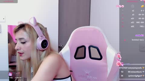 Snapshot of lolly_js_ chatting on December 26, 2024, 4:47 pm Lolly  online show from December 26, 2024, 4:47 pm