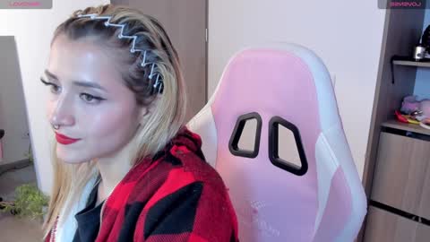 Snapshot of lolly_js_ chatting on December 31, 2024, 7:53 am Lolly  online show from December 31, 2024, 7:53 am