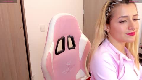 Snapshot of lolly_js_ chatting on January 3, 2025, 2:54 am Lolly  online show from January 3, 2025, 2:54 am