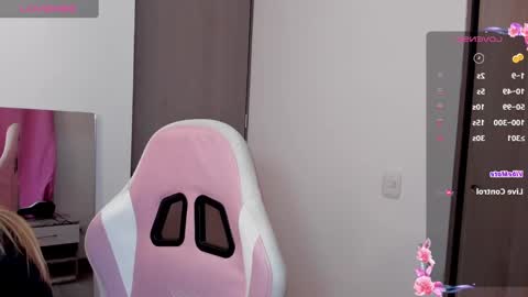 Snapshot of lolly_js_ chatting on January 26, 2025, 3:38 am Lolly  online show from January 26, 2025, 3:38 am