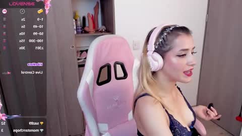 Snapshot of lolly_js_ chatting on February 9, 2025, 1:55 am Lolly  online show from February 9, 2025, 1:55 am