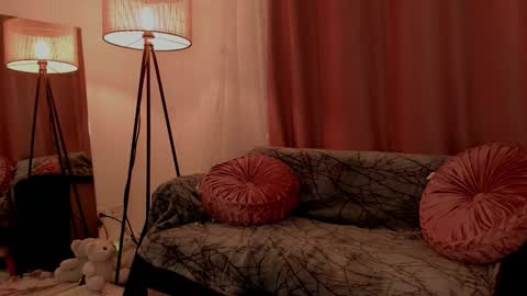 Snapshot of lolly_js_ chatting on October 17, 2025, 4:37 am Lolly  online show from October 17, 2025, 4:37 am