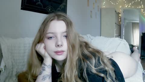 Snapshot of lollylol11 chatting on December 2, 2024, 10:28 am Lilly online show from December 2, 2024, 10:28 am