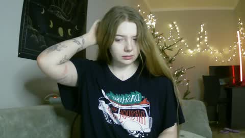 Snapshot of lollylol11 chatting on January 10, 2025, 3:58 pm Lilly online show from January 10, 2025, 3:58 pm