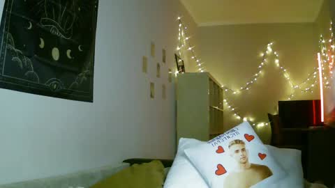 Snapshot of lollylol11 chatting on January 17, 2025, 6:44 pm Lilly online show from January 17, 2025, 6:44 pm