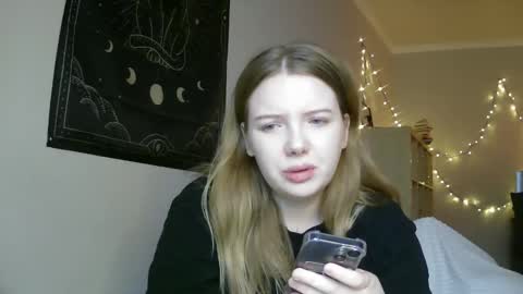 Snapshot of lollylol11 chatting on January 23, 2025, 12:52 pm Lilly online show from January 23, 2025, 12:52 pm