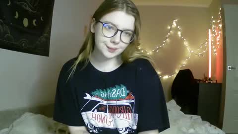 Snapshot of lollylol11 chatting on January 29, 2025, 4:26 am Lilly online show from January 29, 2025, 4:26 am